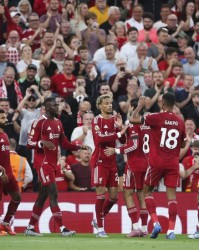 Kaiyun sport-哈曼：利物浦的防守端太过脆弱，同时也失去了阿诺德的威胁球能力