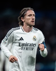 带队米兰21轮不败！金球巨星老当益壮，梳理进攻，皇马后悔放走他|AC米兰|卢卡·莫德里奇|意甲|罗马|卢卡·佩莱格里尼_新浪体育_新浪新闻