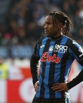 开云网址-记者：引进卢克曼谈判陷僵局，国米将引援重点放在中后场上