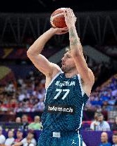 东契奇单届欧锦赛4次轰30+排历史第二 仅次于希腊传奇加利斯的5次