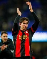 记者：巴黎与扎巴尼的转会达成协议 伯恩茅斯夏窗卖人狂揽1.7亿欧