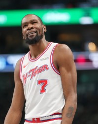 开云网址-挺能抢！杜兰特首节拿5篮板 6中3贡献7分1助攻